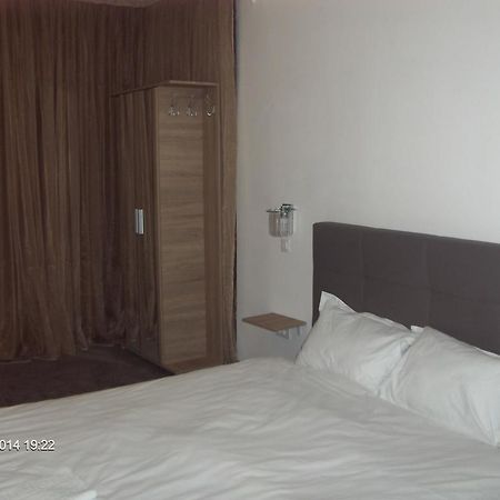 Hotel Vitan273 Bucureşti Ngoại thất bức ảnh