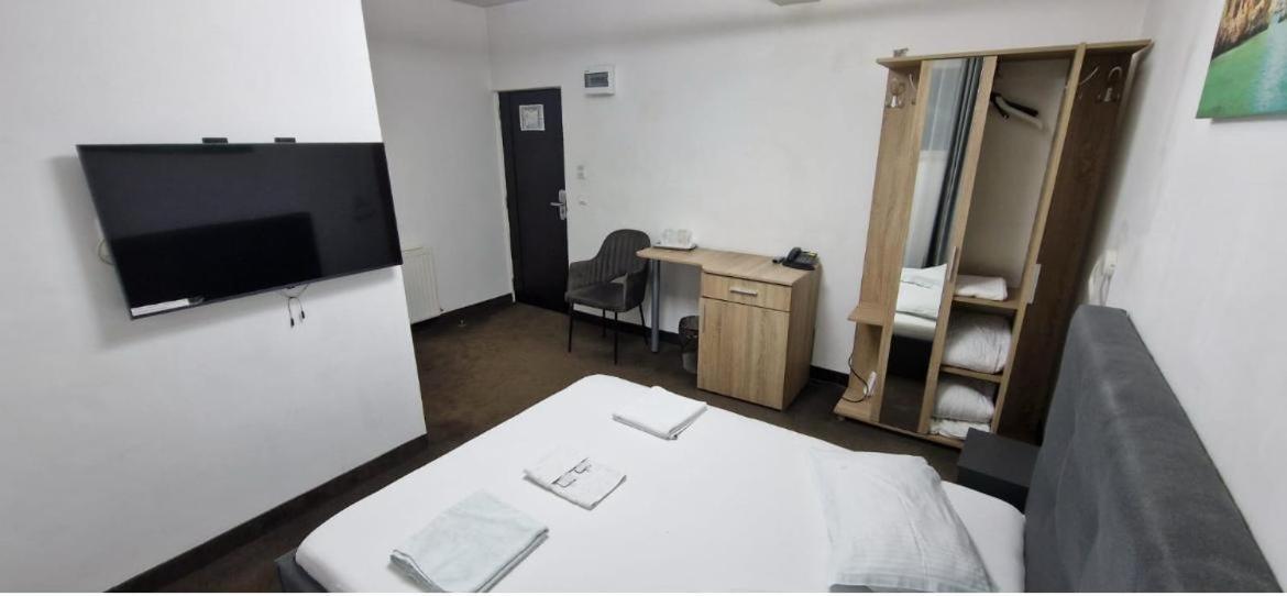 Hotel Vitan273 Bucureşti Ngoại thất bức ảnh