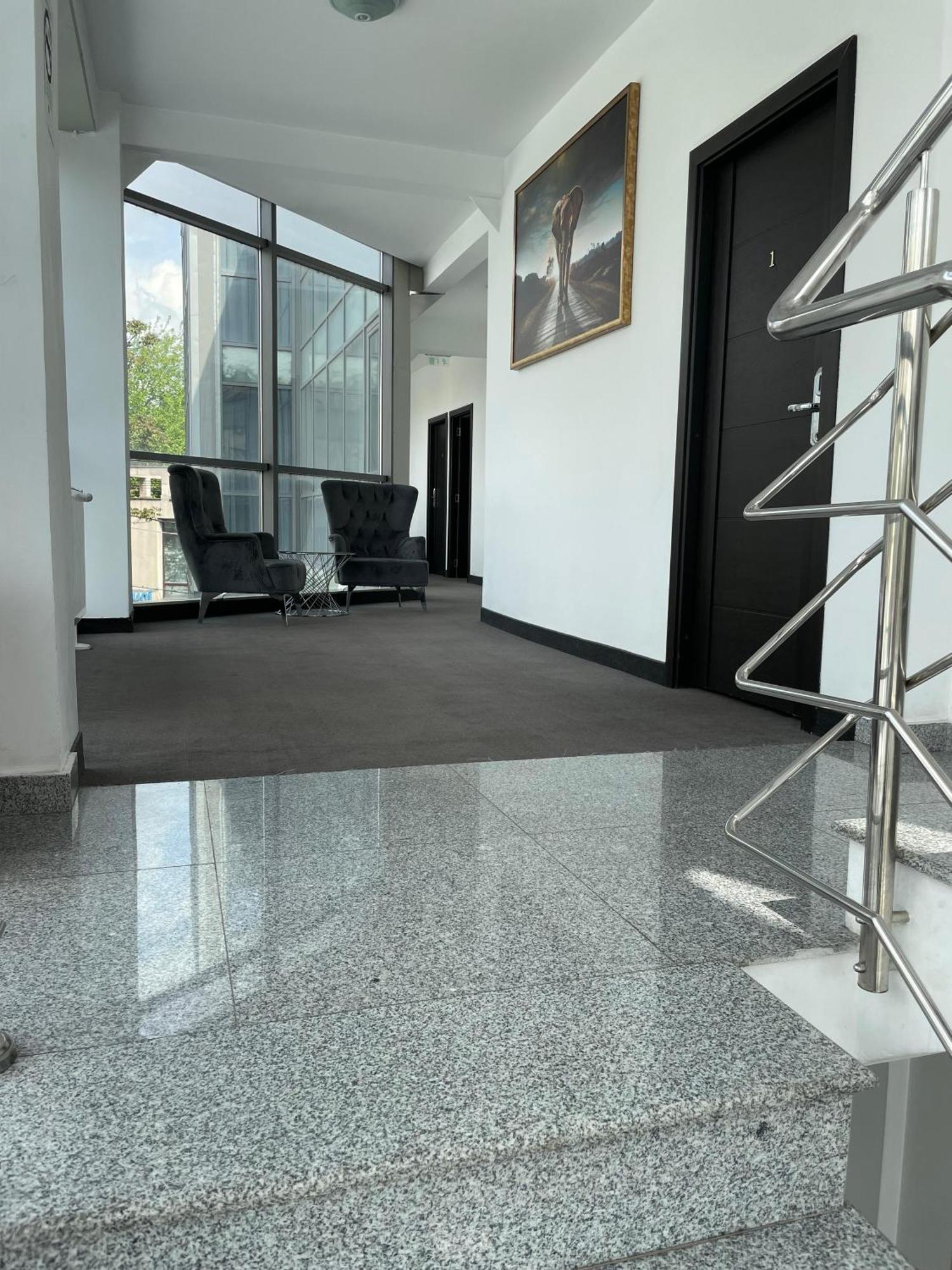 Hotel Vitan273 Bucureşti Ngoại thất bức ảnh