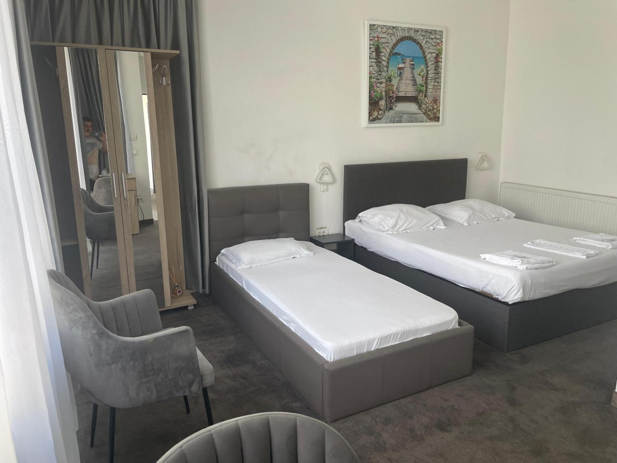 Hotel Vitan273 Bucureşti Ngoại thất bức ảnh
