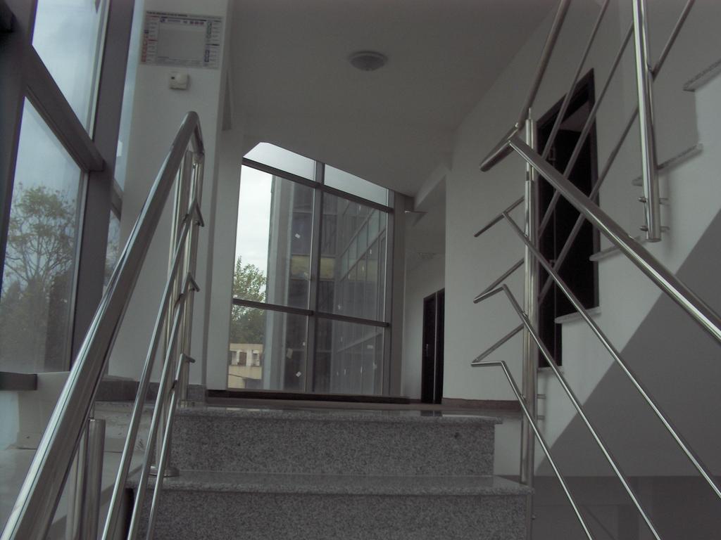 Hotel Vitan273 Bucureşti Ngoại thất bức ảnh