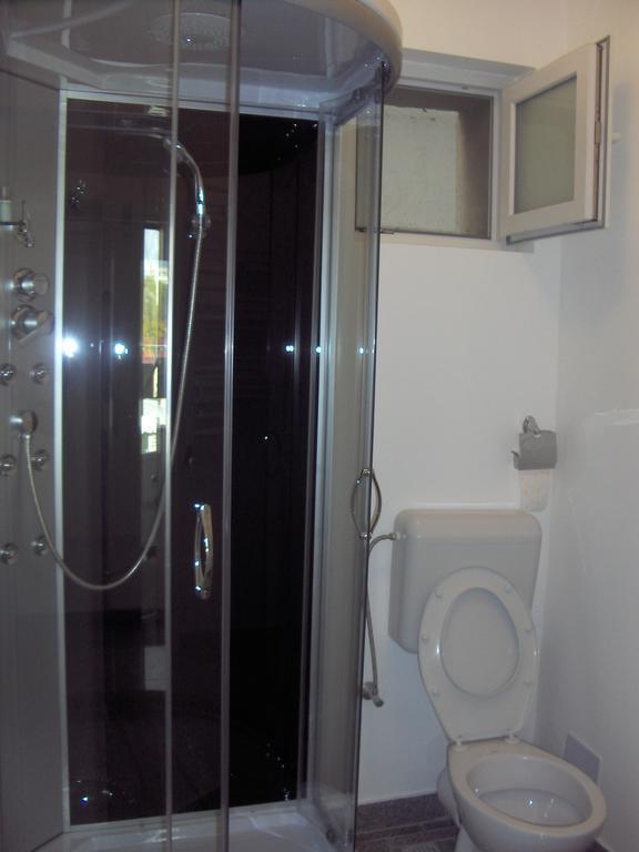 Hotel Vitan273 Bucureşti Ngoại thất bức ảnh