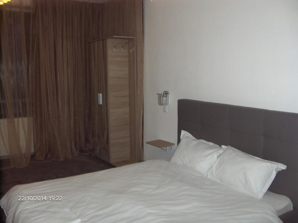 Hotel Vitan273 Bucureşti Ngoại thất bức ảnh